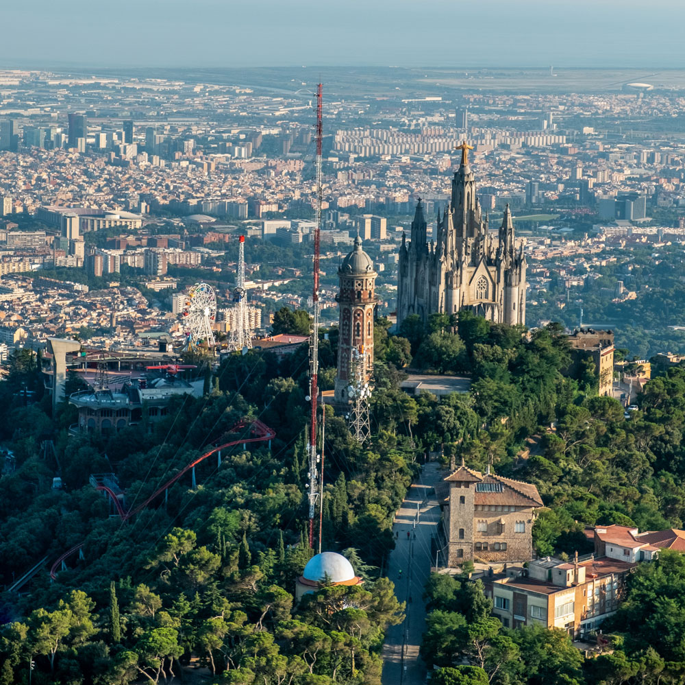 Skytourbcn ofrece experiencias de vuelo en helicóptero por Barcelona y sus alrededores
